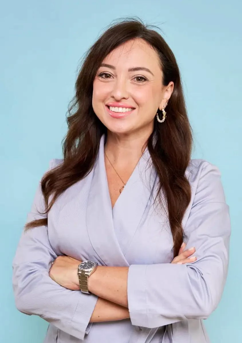 Dr. Natalia Lola