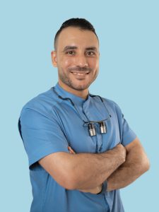 Cavity treatment under a microscope 1 Dr. Ali Gibreel